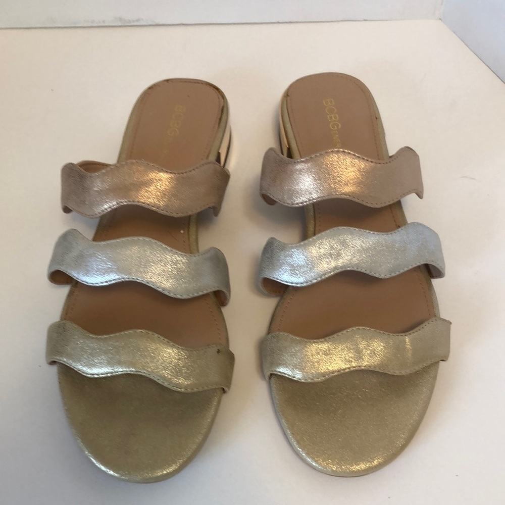 BCB generation women multi metallic color stripes sandals, size 8.5